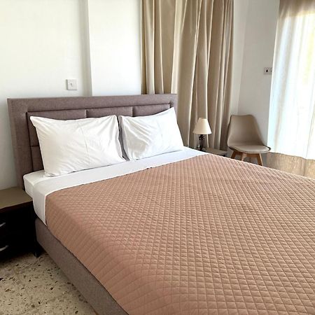 Himonas Apartments ปิสซูรี ภายนอก รูปภาพ