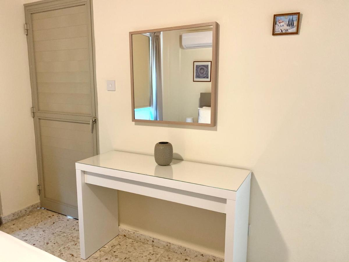 Himonas Apartments ปิสซูรี ภายนอก รูปภาพ