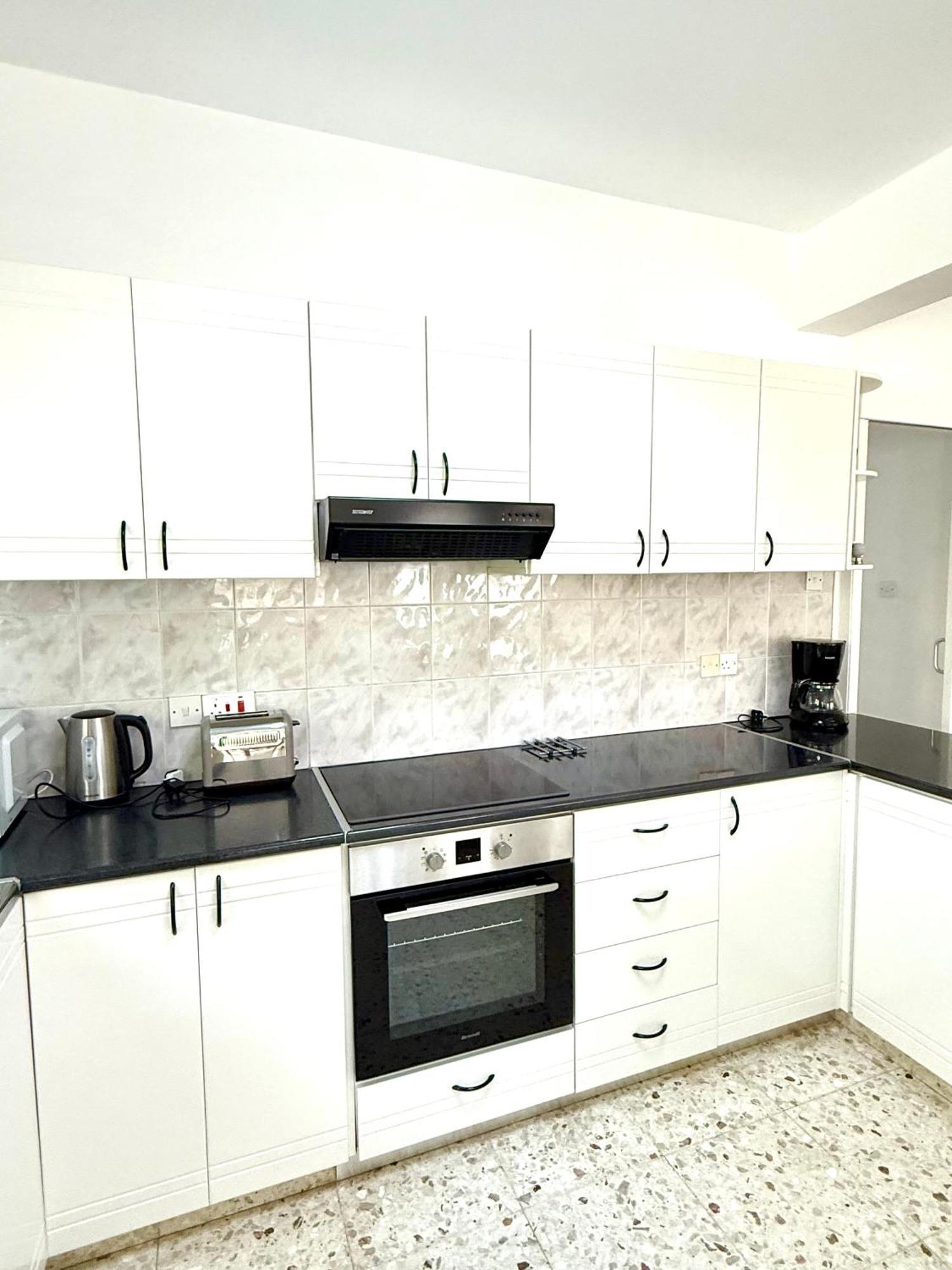 Himonas Apartments ปิสซูรี ภายนอก รูปภาพ