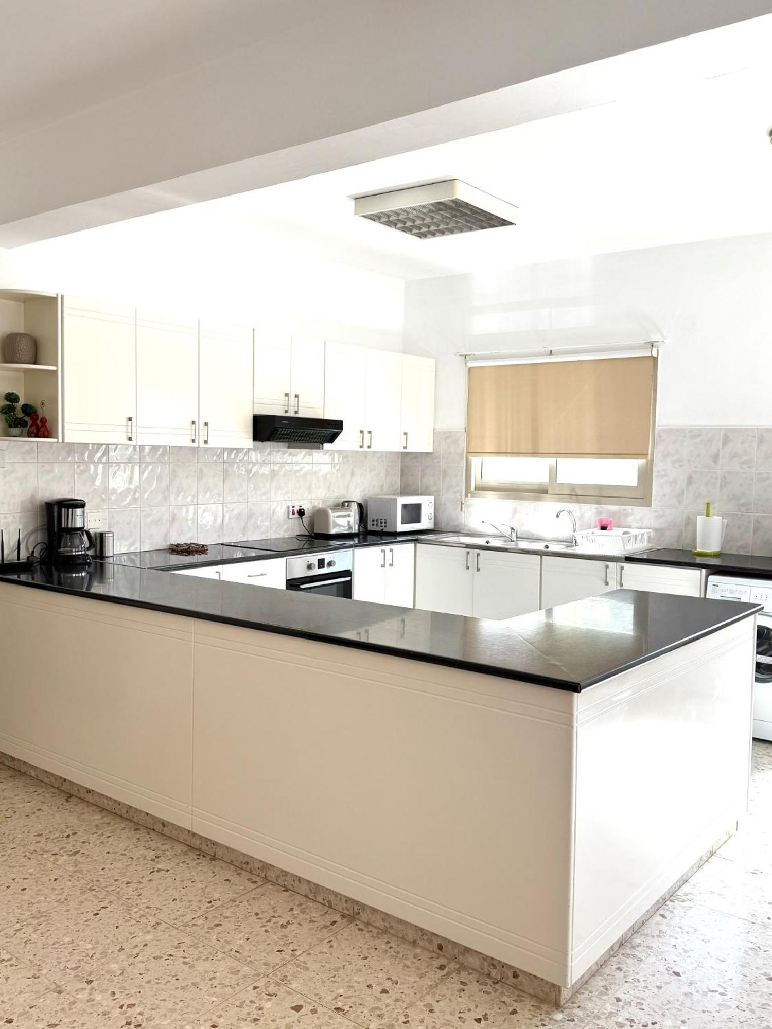 Himonas Apartments ปิสซูรี ภายนอก รูปภาพ