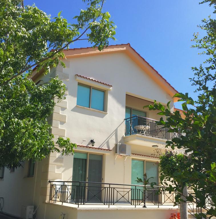 Himonas Apartments ปิสซูรี ภายนอก รูปภาพ