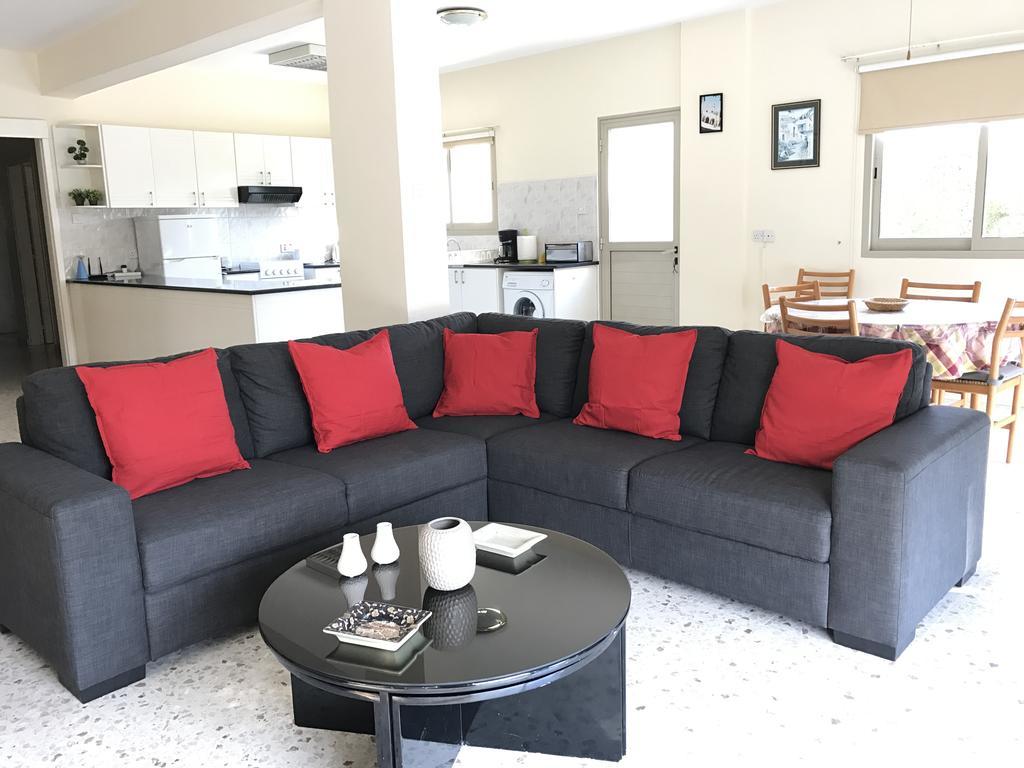 Himonas Apartments ปิสซูรี ภายนอก รูปภาพ