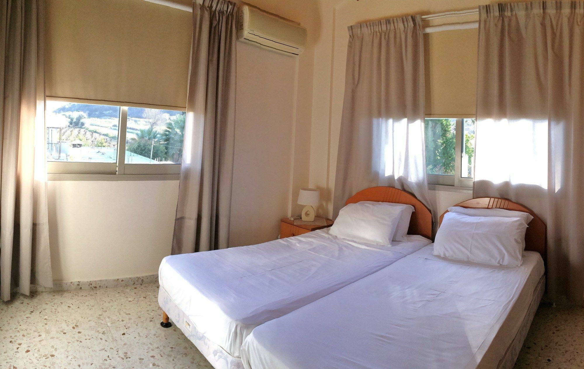 Himonas Apartments ปิสซูรี ภายนอก รูปภาพ