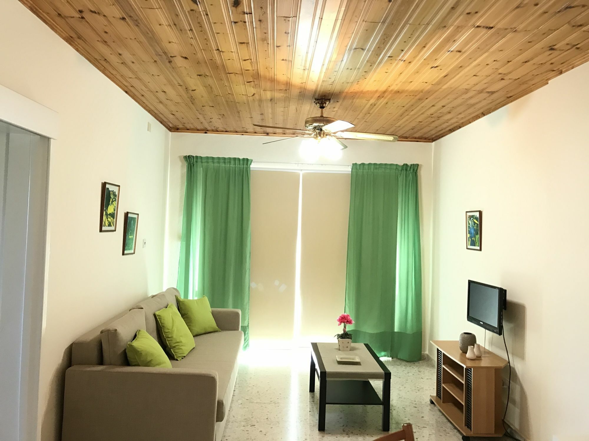 Himonas Apartments ปิสซูรี ภายนอก รูปภาพ