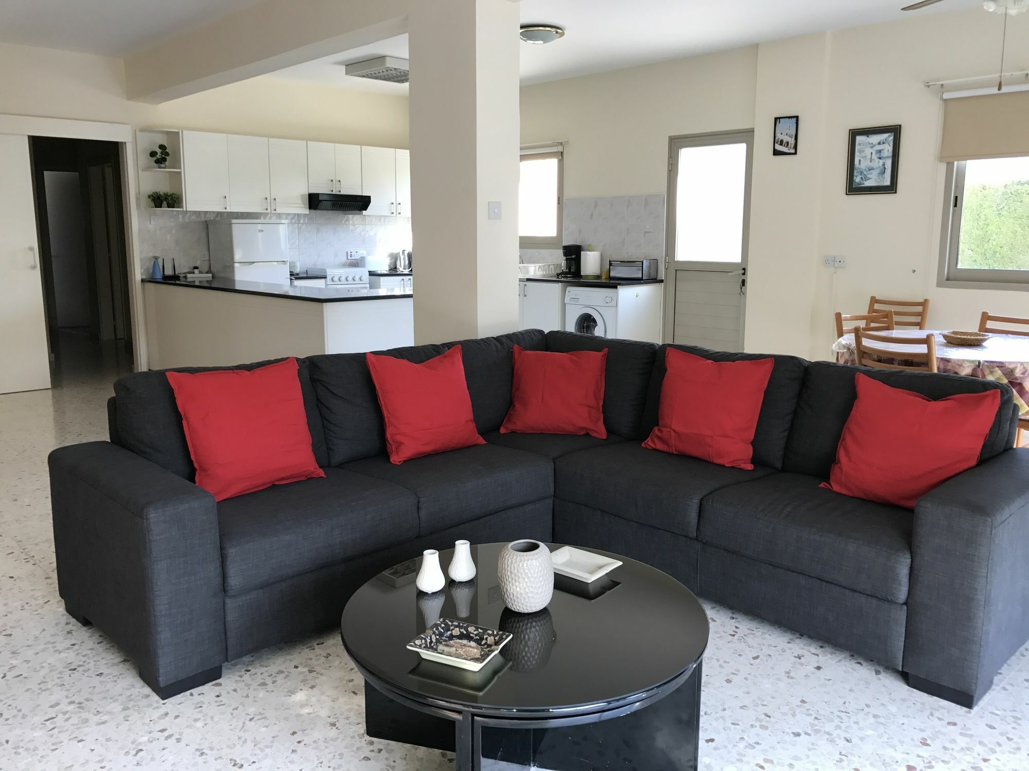 Himonas Apartments ปิสซูรี ภายนอก รูปภาพ