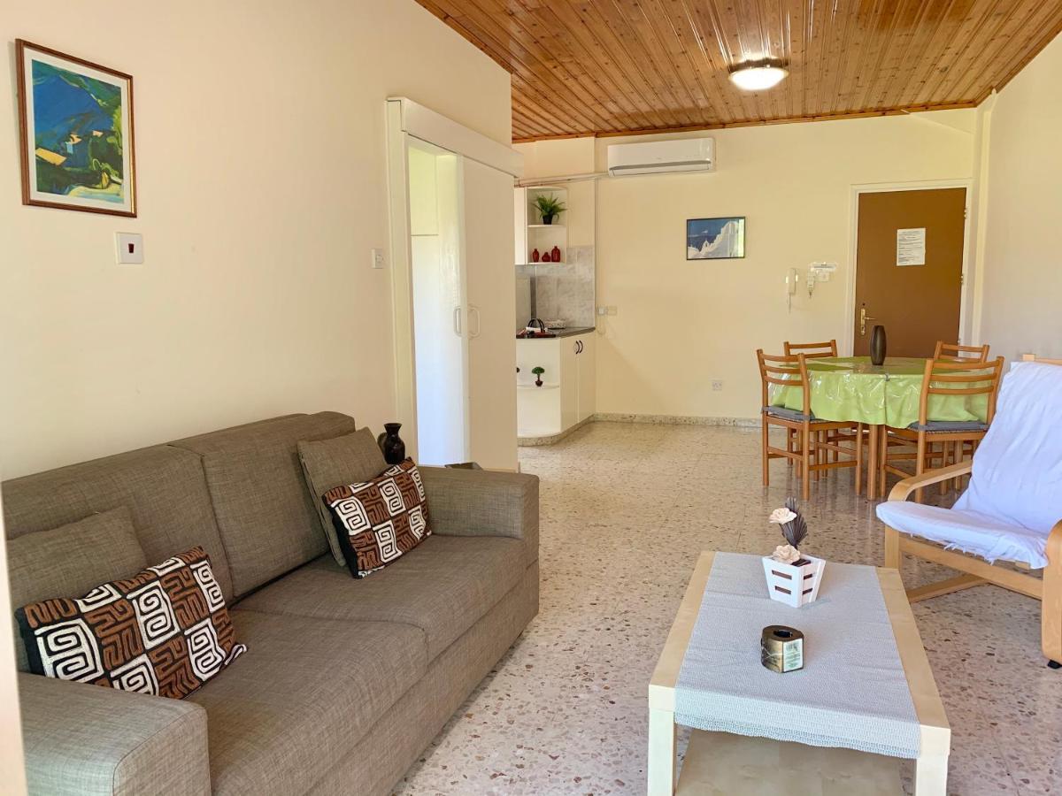 Himonas Apartments ปิสซูรี ภายนอก รูปภาพ